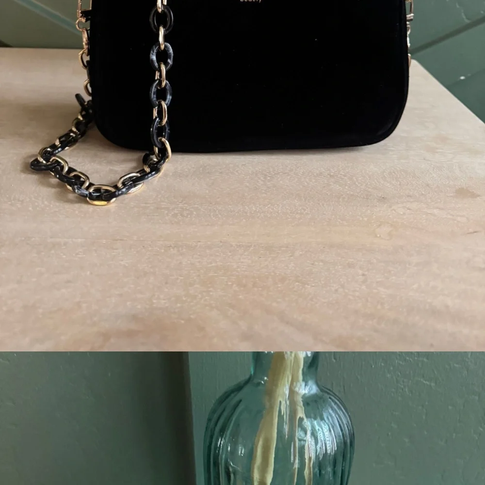 Gucci Beauty GWP Converted Pouch - Picture 13 of 13